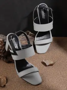 Roadster Women Solid Regular Block Sandals