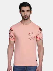 Blackberrys Men Peach-Coloured Floral Printed Slim Fit Cotton T-shirt