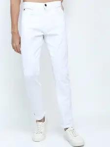 HIGHLANDER Men White Tapered Fit Stretchable Jeans