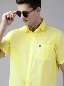 Arrow Men Light Yellow Solid Original Pure Cotton Casual Shirt