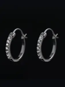 HIFLYER JEWELS Silver-Toned & White Circular Hoop Earrings