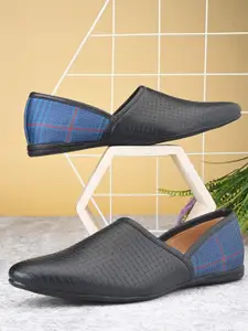 San Frissco Men Navy Blue Textured Lightweight Mojaris