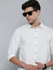 Flying Machine Men Standard Slim Fit Micro-Ditsy Geometric Print Pure Cotton Casual Shirt