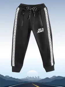Gini and Jony Boys Black Solid Joggers with Side Stripe