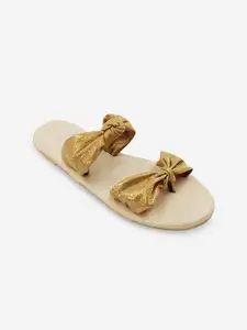POSTCARD Women Off White & Gold One Toe Flats with Bows