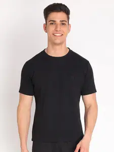 CHKOKKO Men Black Regular Fit T-shirt