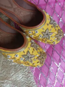 DESI COLOUR Women Yellow Ethnic Mojaris Flats