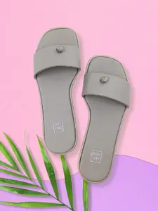 POSTCARD Women Grey Open Toe Flats