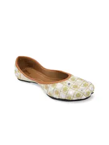 DESI COLOUR Women White Embellished Leather Ethnic Mojaris Flats