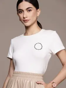 bebe Women Essential Egret Season Staple Brand Logo Print T-shirt