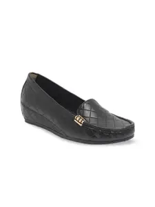 Flat n Heels Women Black Printed Loafers