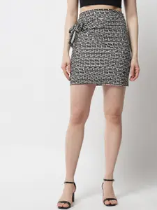 Popwings Women Black & White Printed Pencil Mini Skirt