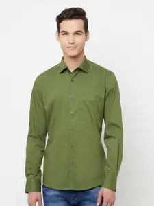 Crimsoune Club Men Olive Green Slim Fit Cotton Casual Shirt