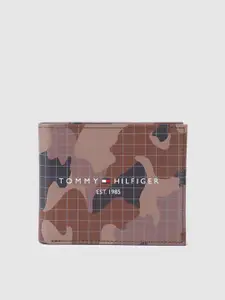 Tommy Hilfiger Men Camouflage Print & Checked Leather Two Fold Wallet With Brand Logo