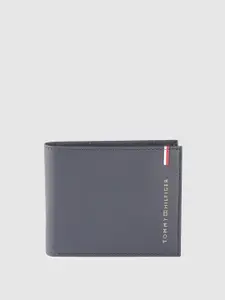 Tommy Hilfiger Men Brand Logo Detail Leather Two Fold Wallet