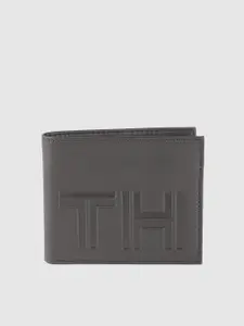 Tommy Hilfiger Men Black Brand Logo Textured Leather Two Fold Wallet