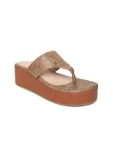 VALIOSAA Women Brown Textured Flatform Heels