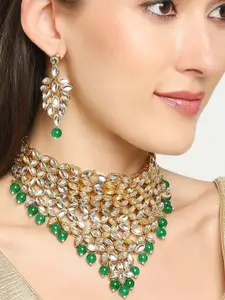 OOMPH Women Green Beads & Kunadn Heavy Ethnic Choker Necklace Set