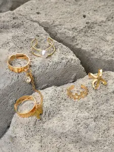 SOHI Set Of 4 Gold-Plated & White Pearls Beaded Finger Rings