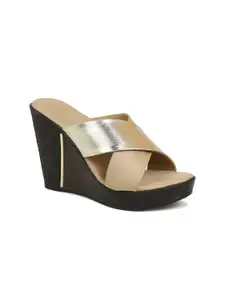 DESIGN CREW Gold-Toned Solid Peep Toes Wedge