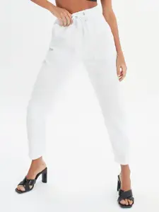 Trendyol Women White Pure Cotton Stretchable Jeans