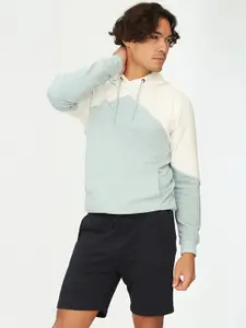 Trendyol Men Navy Blue Solid Shorts