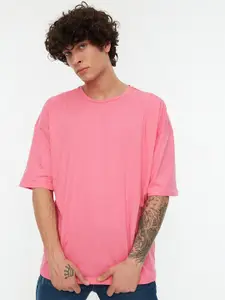 Trendyol Men Pink Solid Pure Cotton T-shirt
