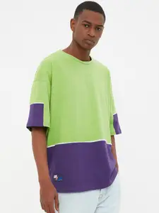 Trendyol Men Green & Purple Colourblocked T-shirt