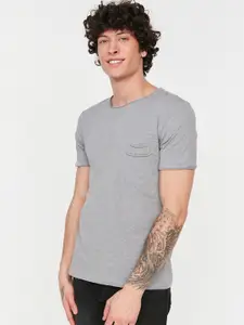 Trendyol Men Grey Melange Pure Cotton T-shirt