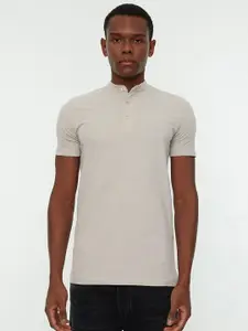 Trendyol Men Grey Solid Pure Cotton T-shirt