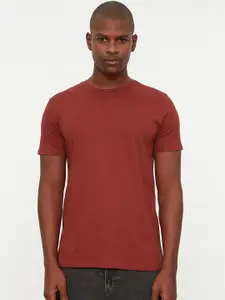 Trendyol Men Maroon Solid Pure Cotton T-shirt