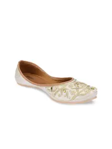 DESI COLOUR Women Off White Embellished Pearls Ethnic Mojaris Flats