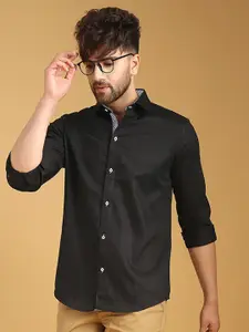 Zombom Men Black Regular Fit Solid Spread Collar Casual Shirt