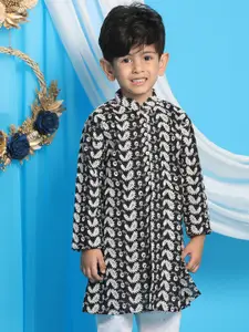 VASTRAMAY Boys Black Geometric Chikankari Pure Cotton Kurta