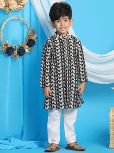 VASTRAMAY Boys Embroidered Chikankari Pure Cotton Kurta with Pyjamas