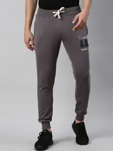 Joven Men Charcoal Grey Solid Slim-Fit Joggers