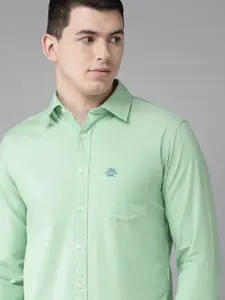 U.S. Polo Assn. Men Green Solid Pure Cotton Casual Shirt