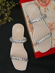 Hydes N Hues Women Silver-Toned Printed Open Toe Flats