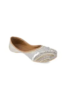 DESI COLOUR Women Grey Embellished Ethnic Mojaris Flats