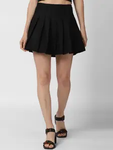 FOREVER 21 Women Black Solid Pleated A-Line Mini Skirts
