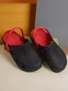 Walkfree Men Black & Red Solid Rubber Clogs