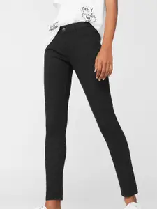 MANGO Women Black Skinny Fit Low-Rise Ankle-Length Stretchable Jeans