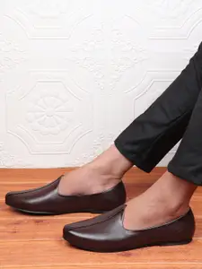 FAUSTO Men Brown Textured Ethnic Mojaris