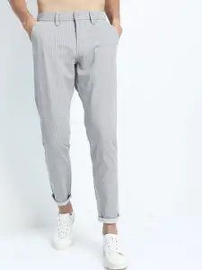 HIGHLANDER Men Grey Slim Fit Chinos Trousers