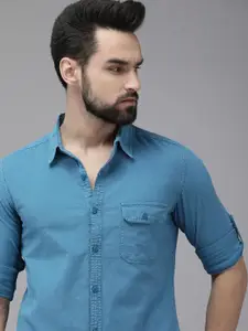 The Roadster Lifestyle Co. Men Blue Pure Cotton Roll-Up Sleeves Casual Shirt