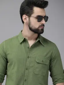 The Roadster Lifestyle Co. Men Olive Green Solid Pure Cotton Casual Shirt