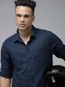 The Roadster Lifestyle Co Men Navy Blue Casual Shirt