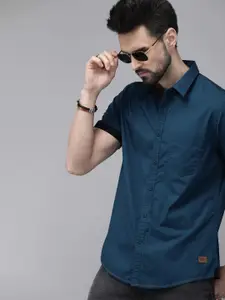 Roadster Men Teal Blue Solid Regular Fit Pure Cotton Sustainable Casual Shirt