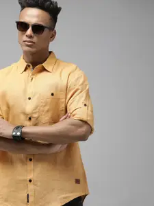 The Roadster Lifestyle Co. Men Yellow Solid Roll-Up Sleeves Casual Shirt