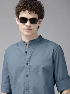 The Roadster Lifestyle Co. Men Blue Solid Mandarian Collar Casual Shirt